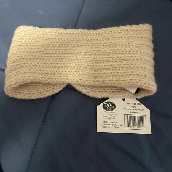 Cream Knit Headband with Beaded Floral Accent - Picture 2 of 2